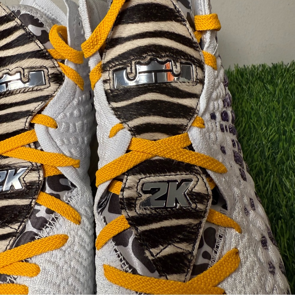 Nike LeBron 17 XVII x NBA 2K20 2K Playoffs Gamer Exclusive - Picture 11 of 13